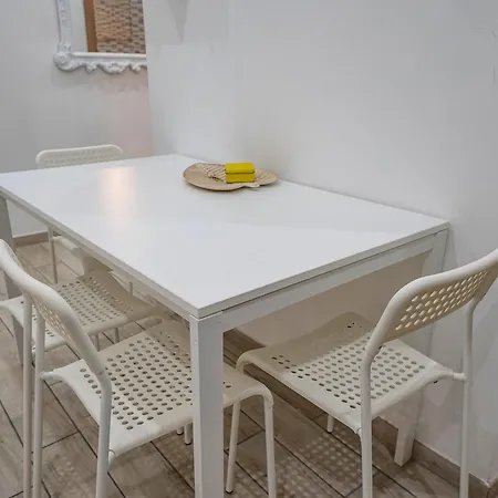 In Flats Montesanto Apartman *